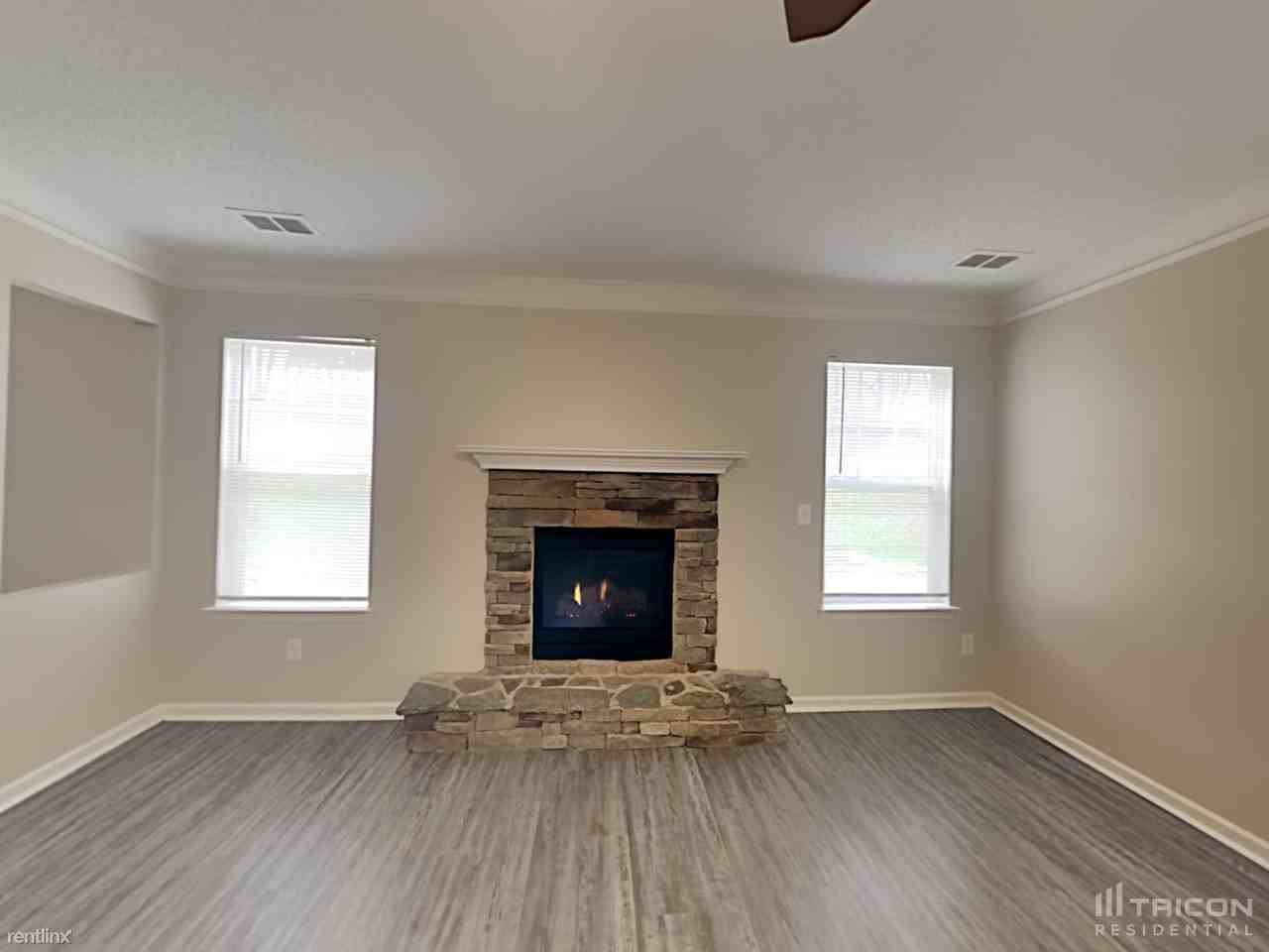 825 Raindrops Rd - Photo 3 of 18