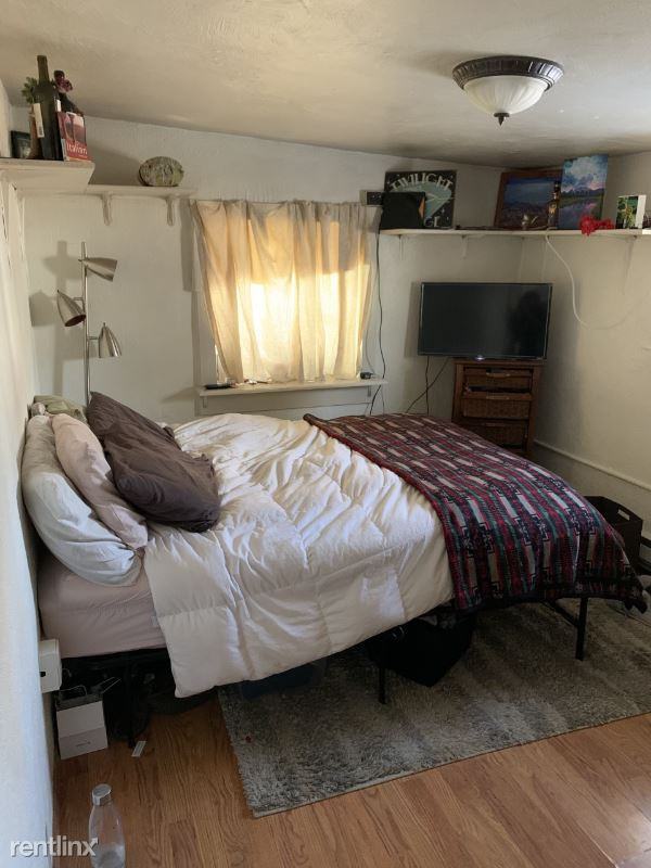 1107 W Story St - Photo 3 of 12