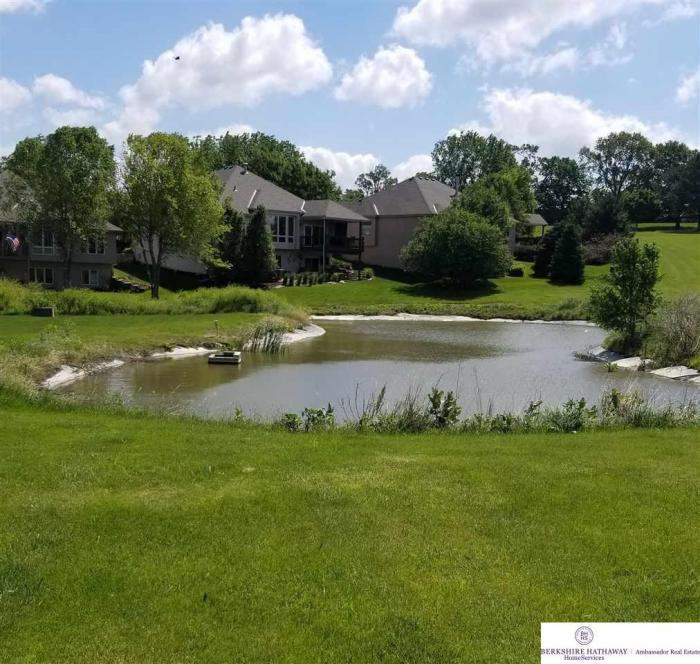 21129 Arbor Ct - Photo 3 of 19
