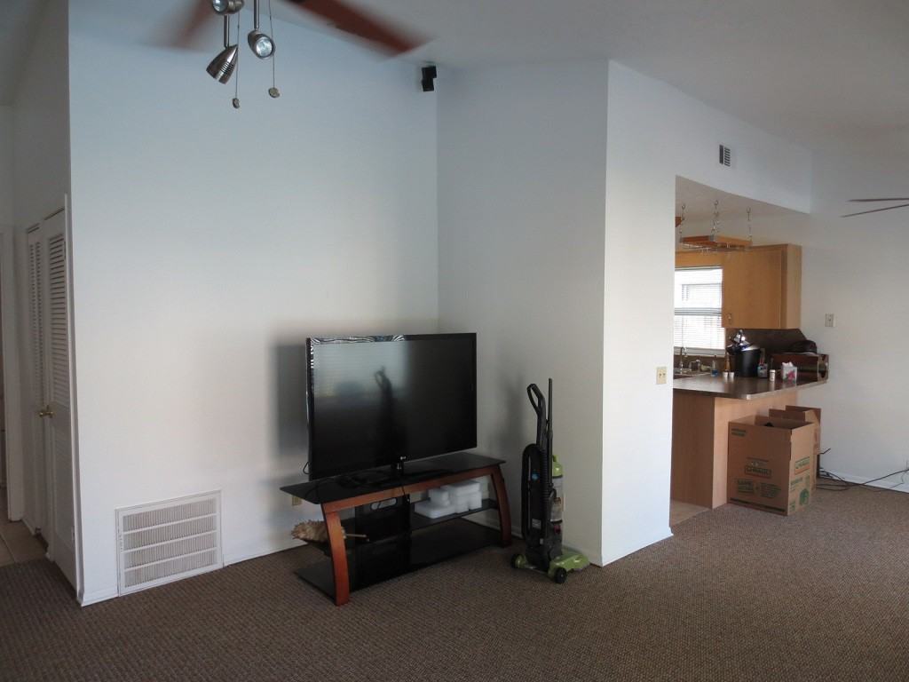 6713 S Sheridan Rd - Photo 3 of 14