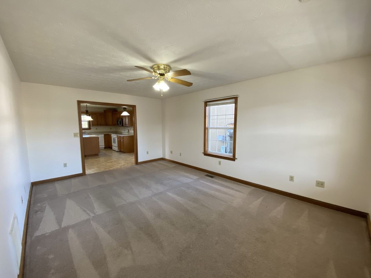 East Pea Ridge Apartments - Photo 2 of 7