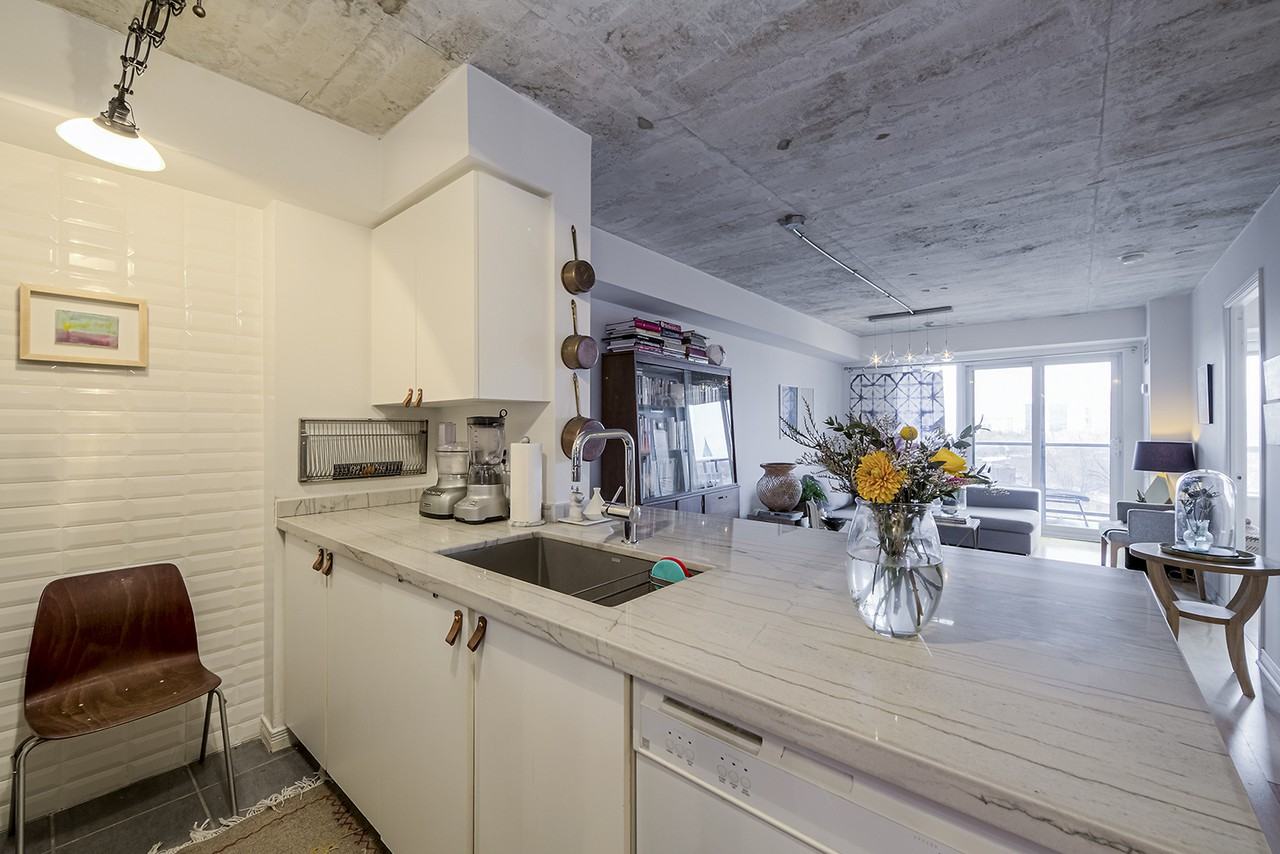 61 Heintzman St - Photo 2 of 22