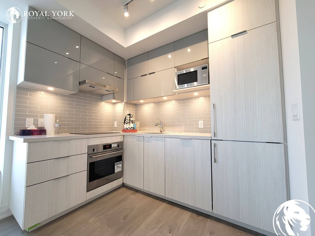 8 Rouge Valley Dr W #505 - Photo 3 of 19