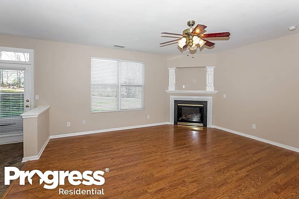 3825 Catawba Creek Dr - Photo 3 of 19