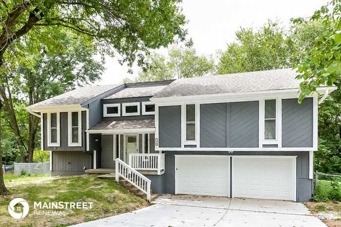 1410 Robin St - Photo 2 of 17