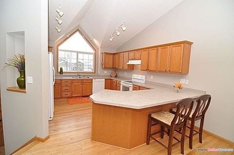 1413 9th St SE - Photo 3 of 15