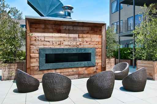 550 18th St - Photo 3 of 9