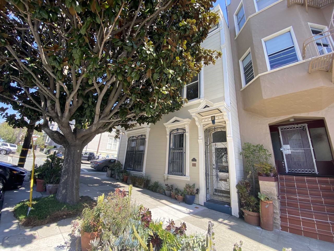 453 Noe St - Photo 2 of 23