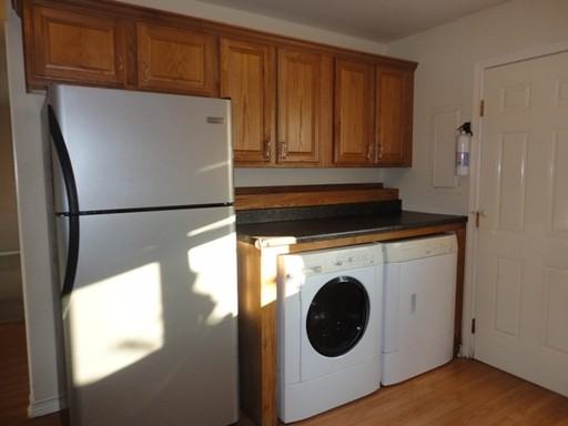 2904 26th St - Photo 3 of 9