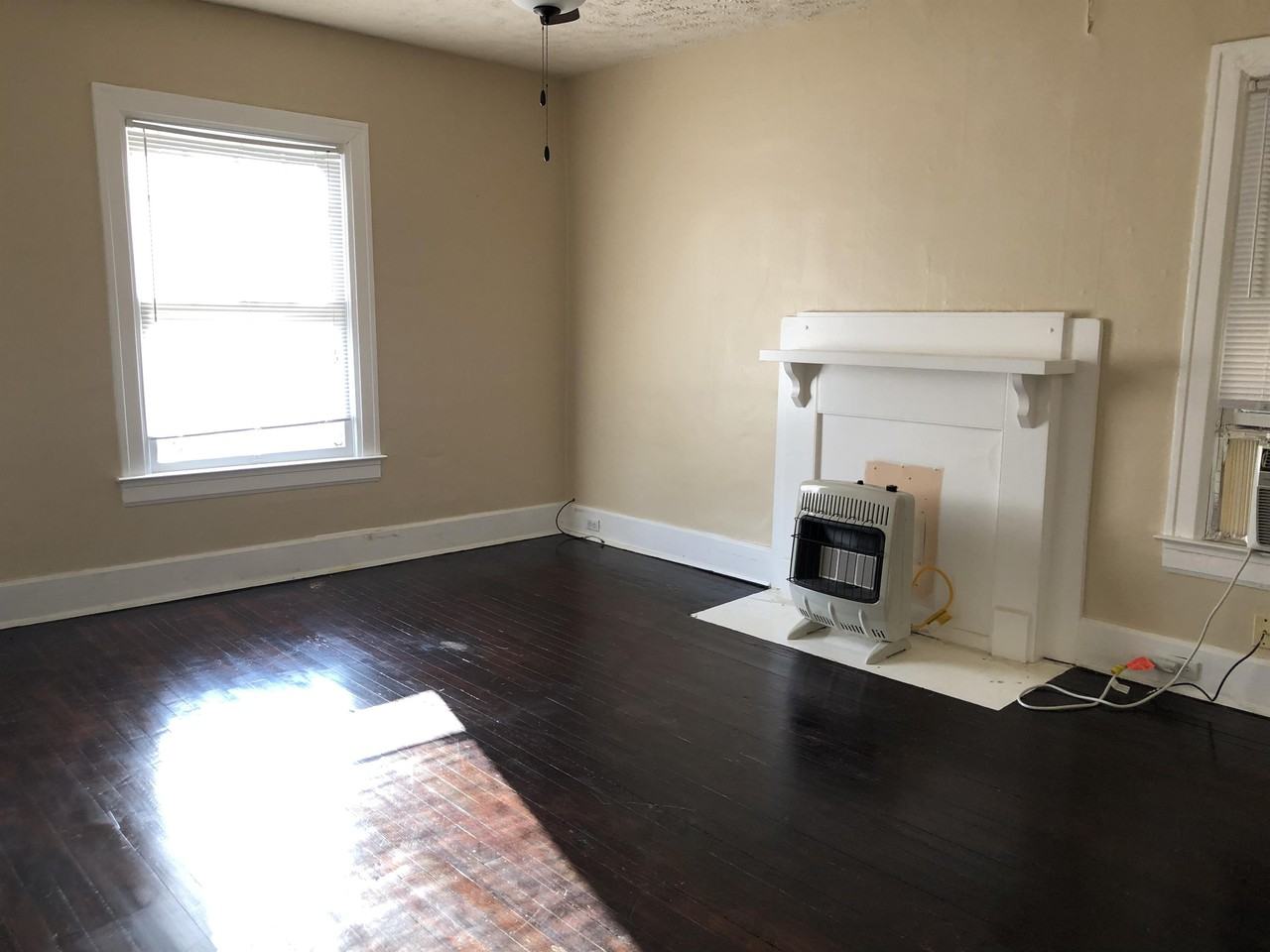 1211 8th St #3 - Photo 4 of 11