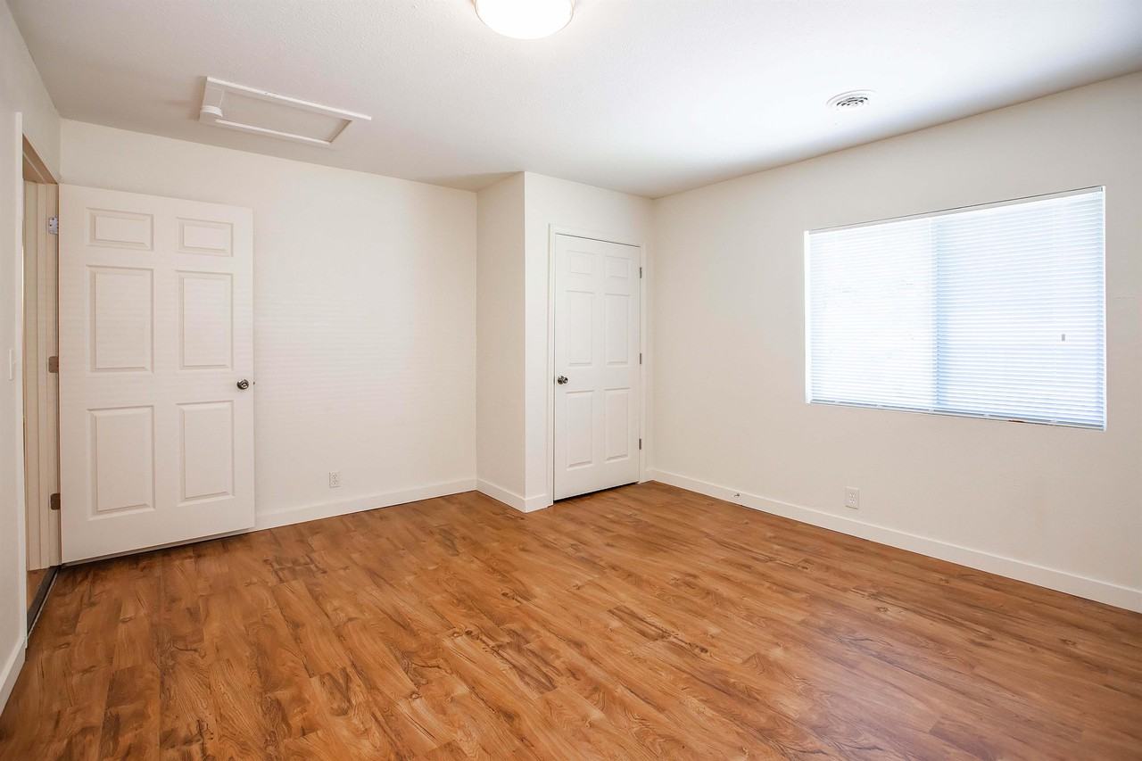 1504 Hartford Rd #1 - Photo 5 of 9