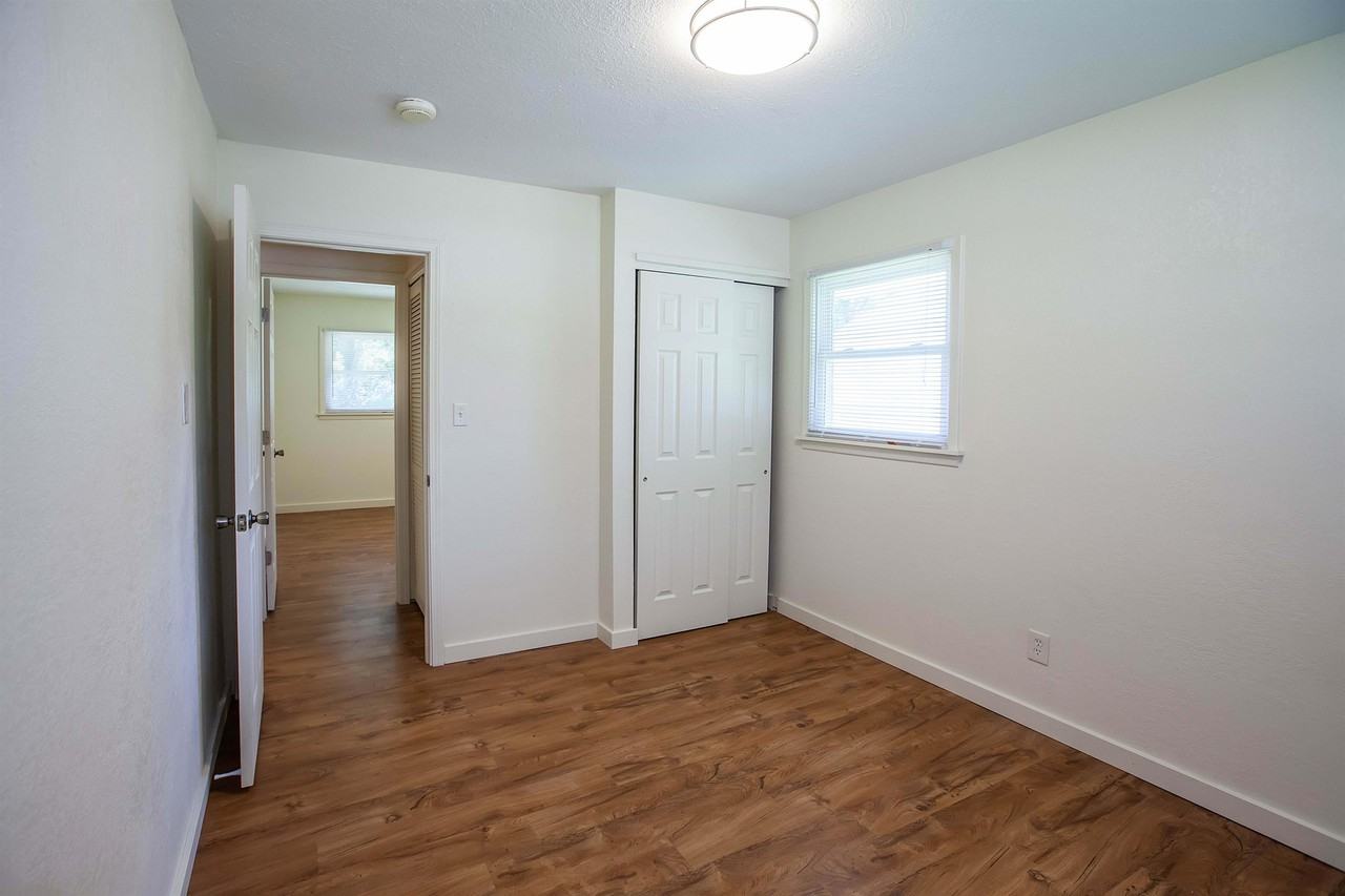 1504 Hartford Rd #1 - Photo 6 of 9