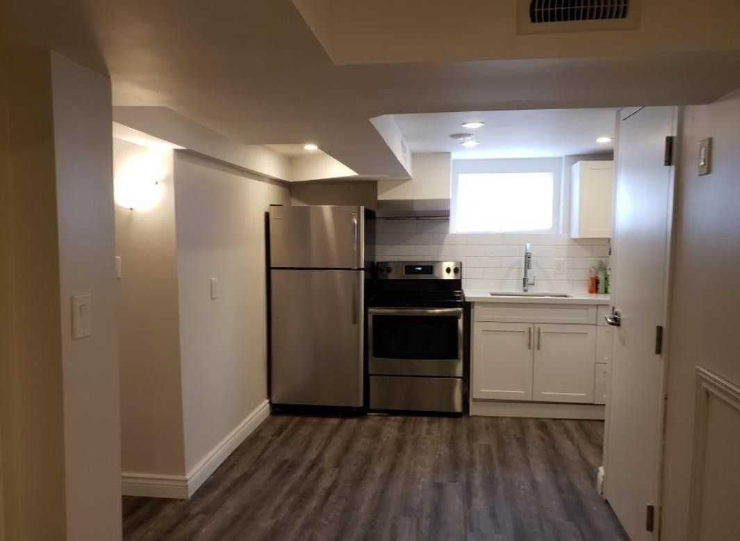 105 Ottawa Street North - Photo 2 of 6