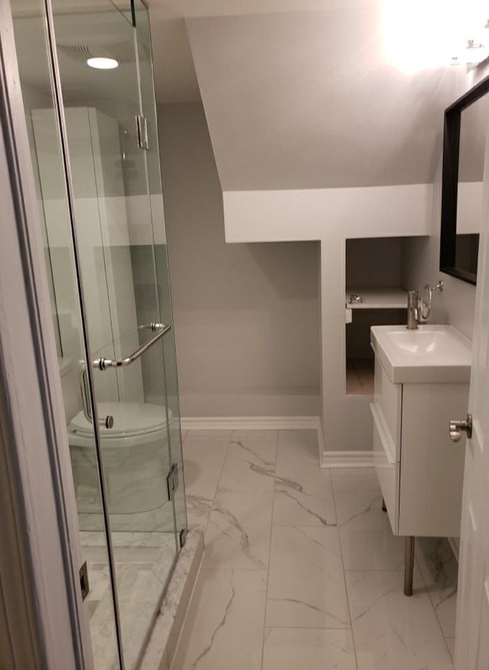 105 Ottawa Street North - Photo 3 of 6