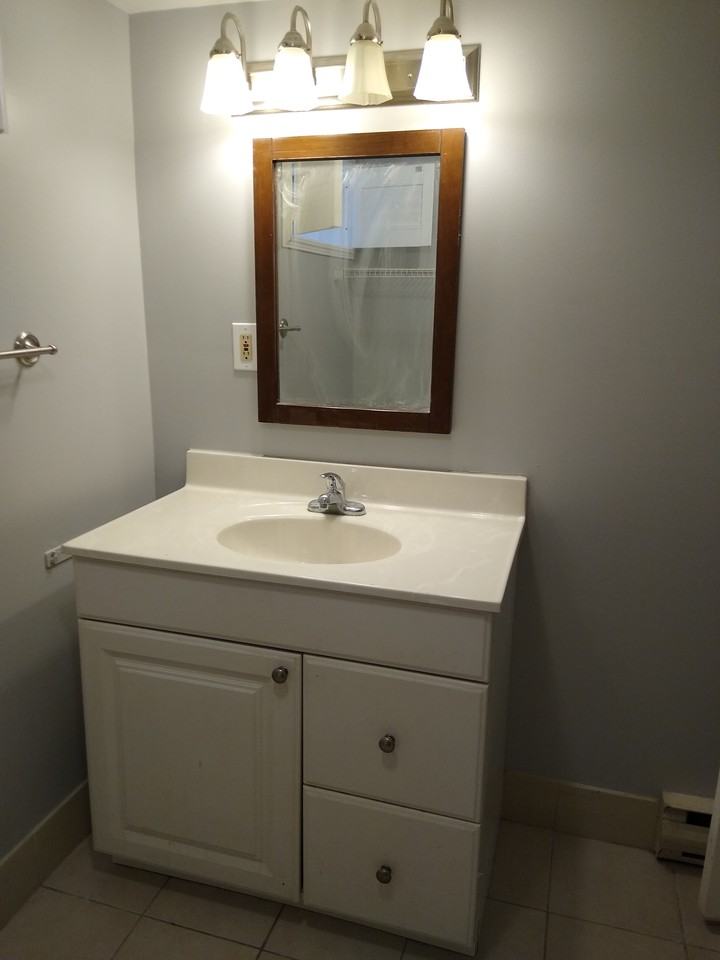 2 BR LEGAL BASEMENT APT – Freshly Renovated - OSHAWA - Photo 3 of 13