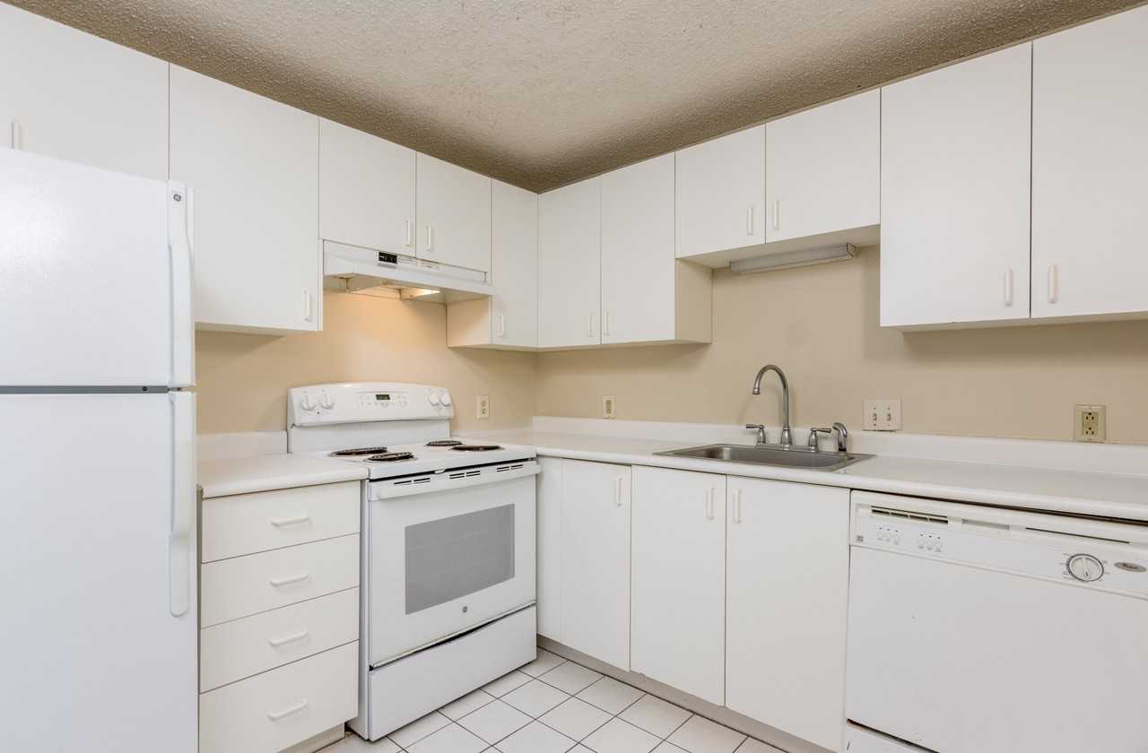 Elmer Street #202 - Photo 2 of 6