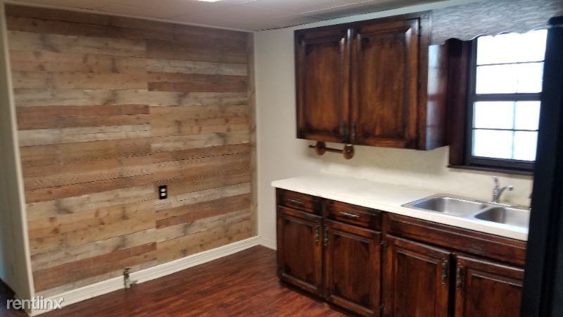 450 Abney St - Photo 3 of 6