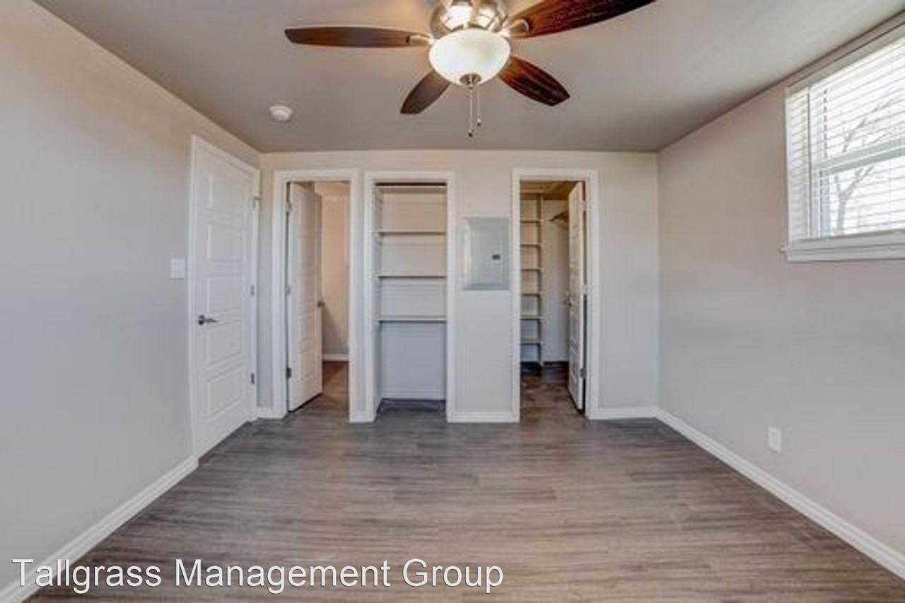 2420 E. 8th St. - Photo 2 of 8