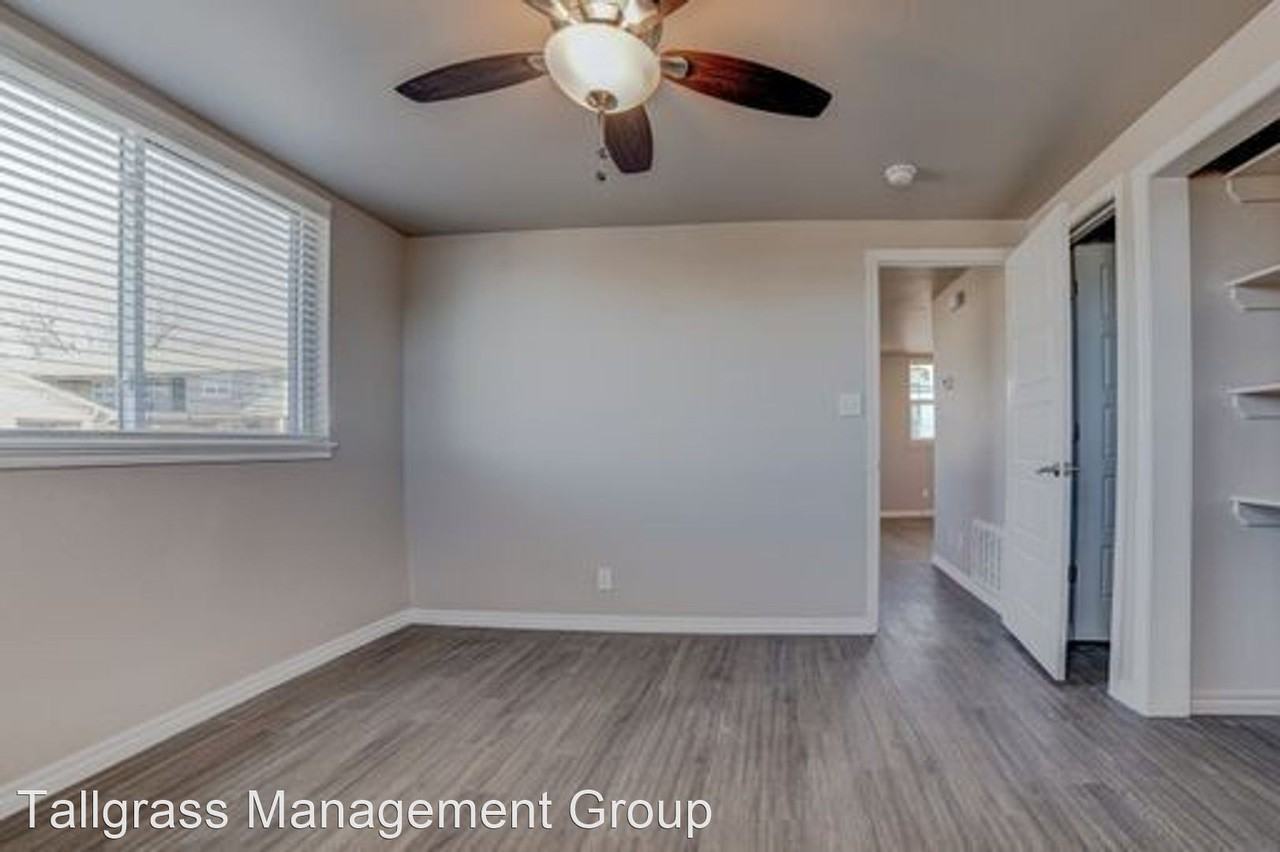 2420 E. 8th St. - Photo 3 of 8