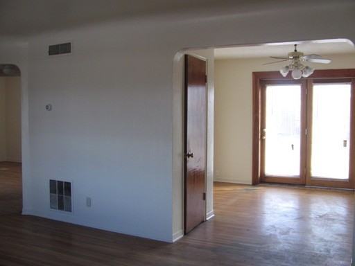 2716 Vista Larga Ave NE - Photo 3 of 15