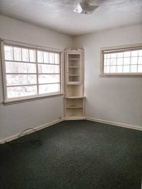 246 S 6th St W - Photo 2 of 9