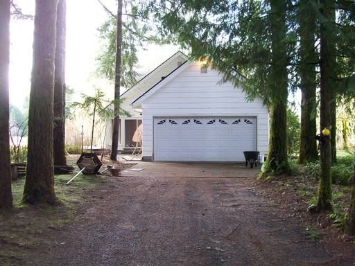 652 Leudinghaus Rd - Photo 3 of 20