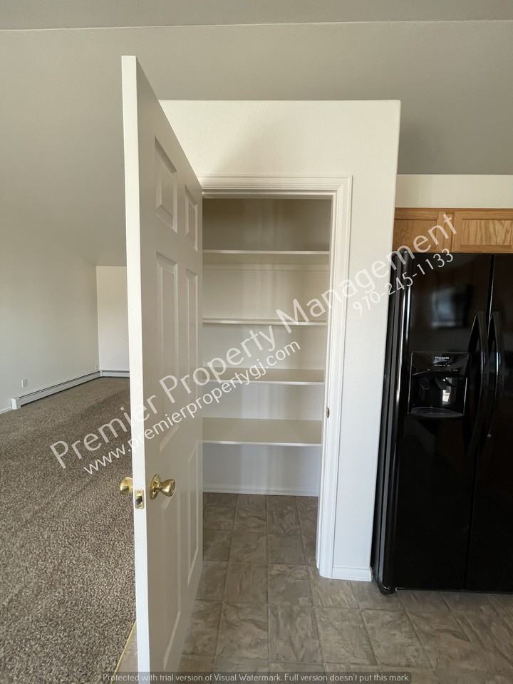 653 Garrett Way - Photo 5 of 21