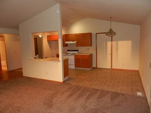 2703 NE 146th Ct - Photo 3 of 14