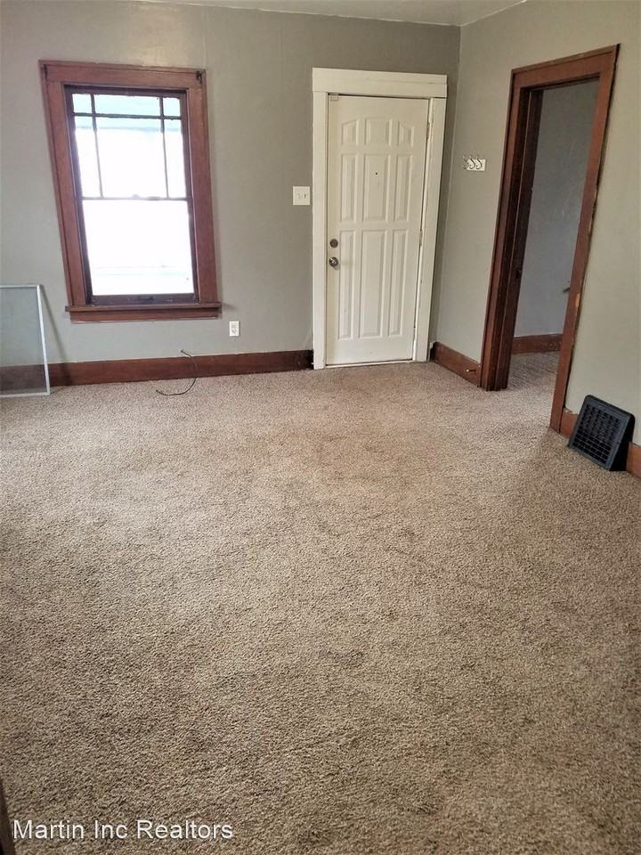 213 Argyle St - Photo 3 of 8