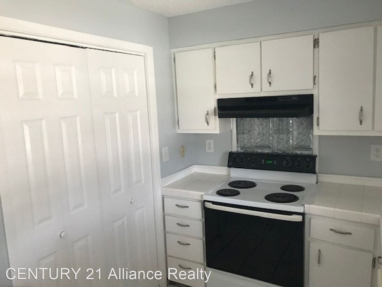 4515 Deltona Blvd - Photo 3 of 21