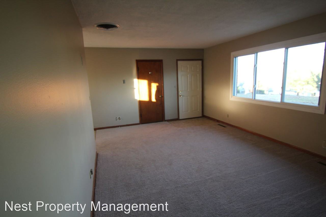 812-814 12th Ave - Photo 2 of 9