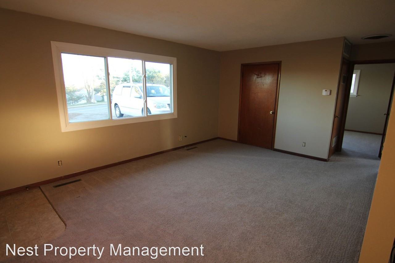 812-814 12th Ave - Photo 3 of 9