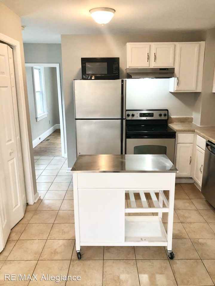 333 E Randall Ave - Photo 3 of 14