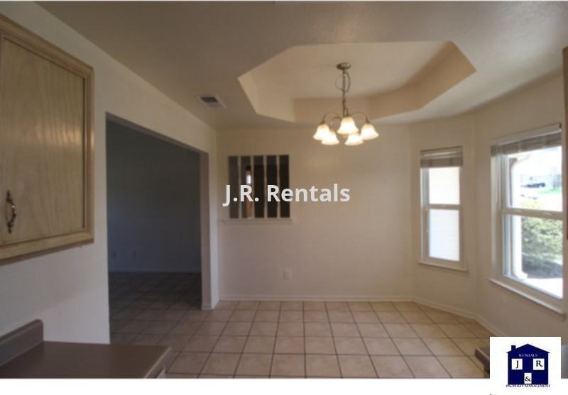 2713 Fieldstone Dr - Photo 5 of 14