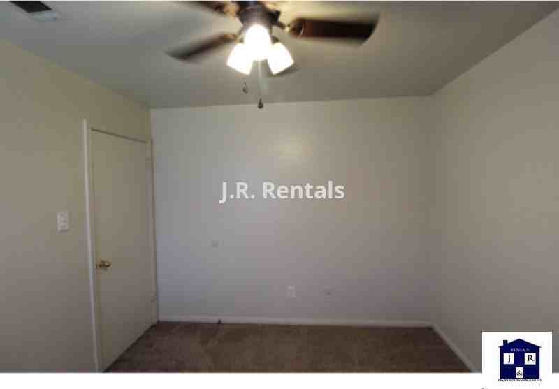 2713 Fieldstone Dr - Photo 6 of 14