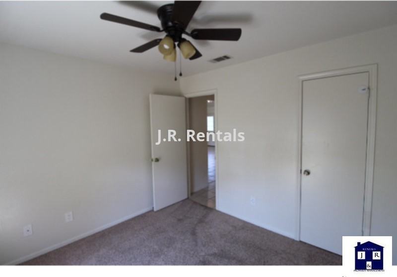 2713 Fieldstone Dr - Photo 7 of 14