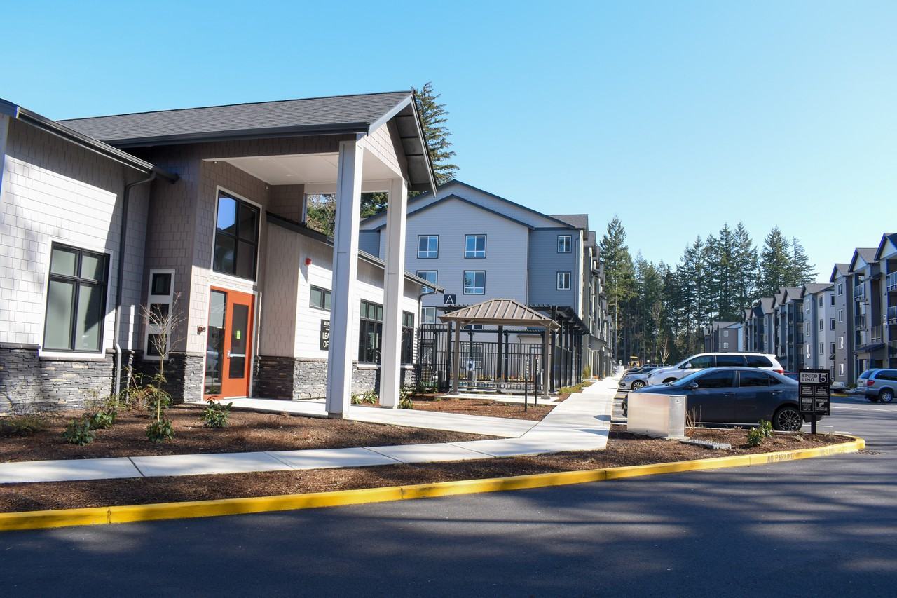 Manor Way Apartments 13215 Highway 99, Everett, WA 98204 Zumper