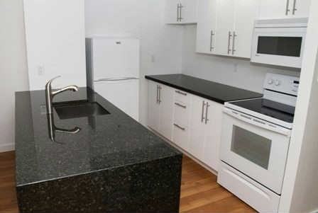 725 King Street West - Photo 3 of 6