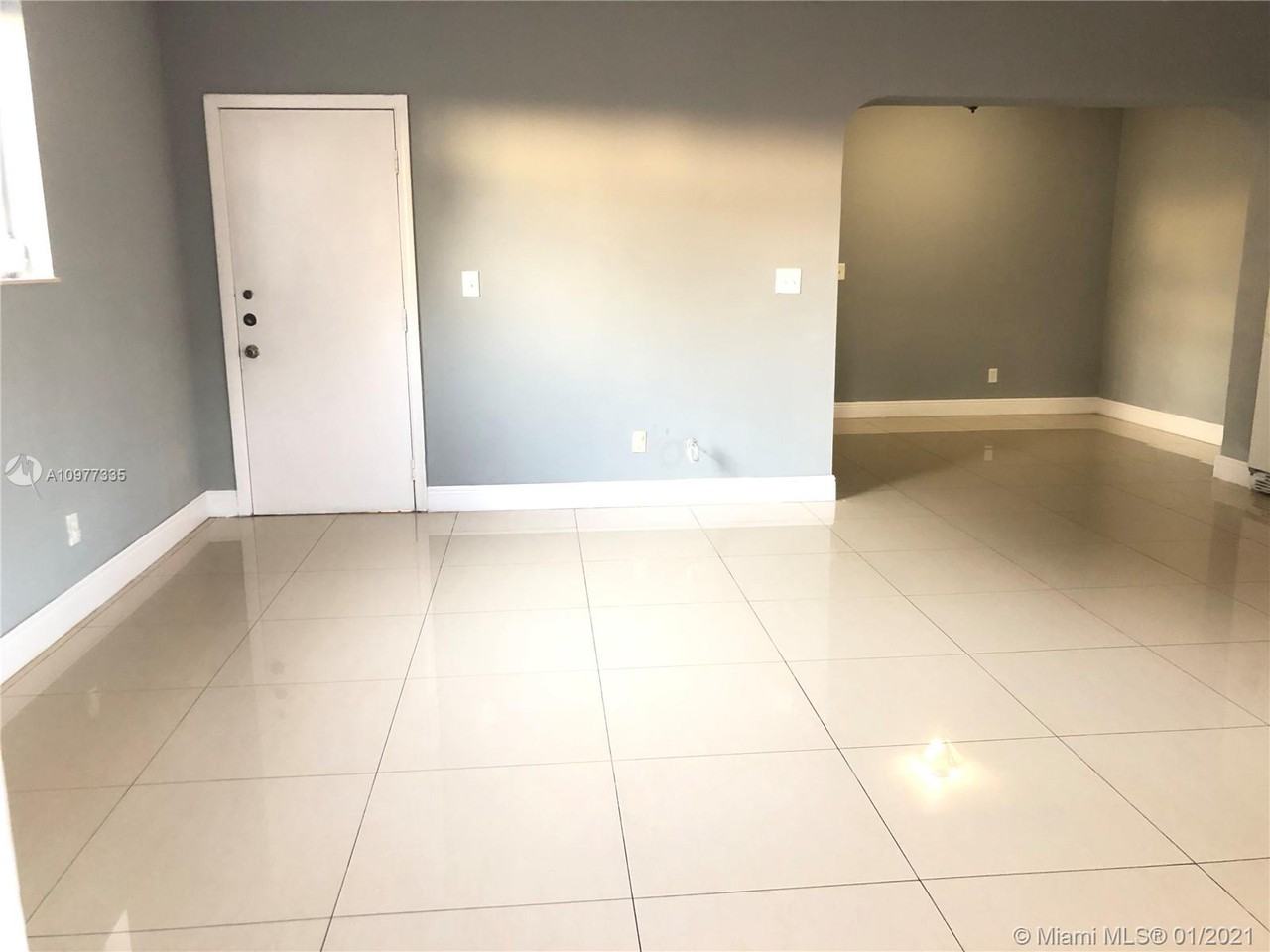 34 East 15th Street - Photo 2 of 10