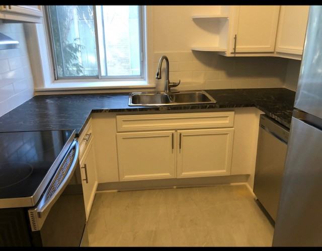 1415 Sherwood Crescent #2 - Photo 3 of 15