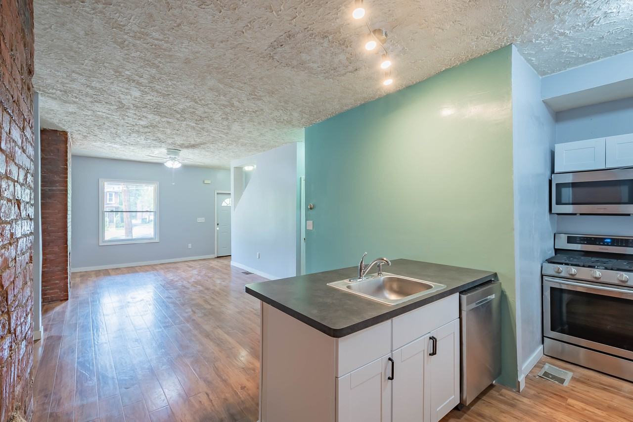 426 Borland Street - Photo 2 of 22