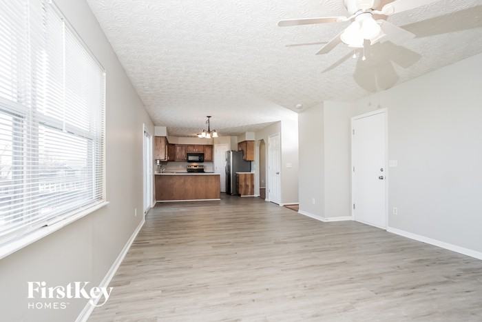 6046 Glen Trace Ln - Photo 3 of 14