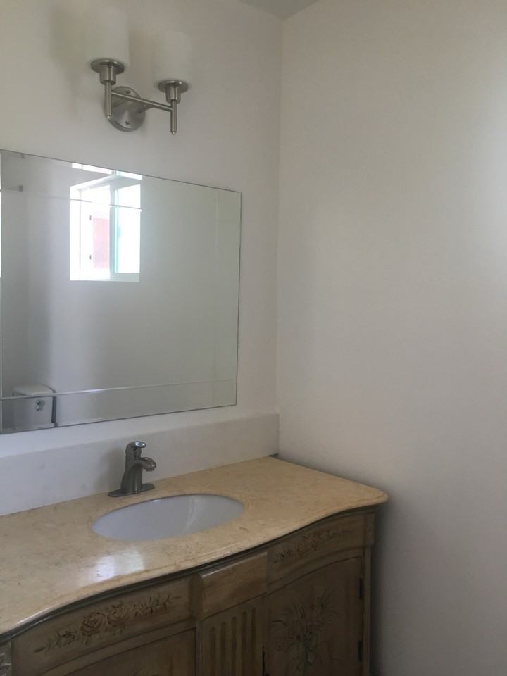 6620 1/2 Kester Ave - Studio Apartment - Photo 3 of 5