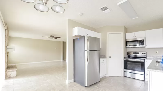 7110 Ridge Port Drive - Photo 2 of 9