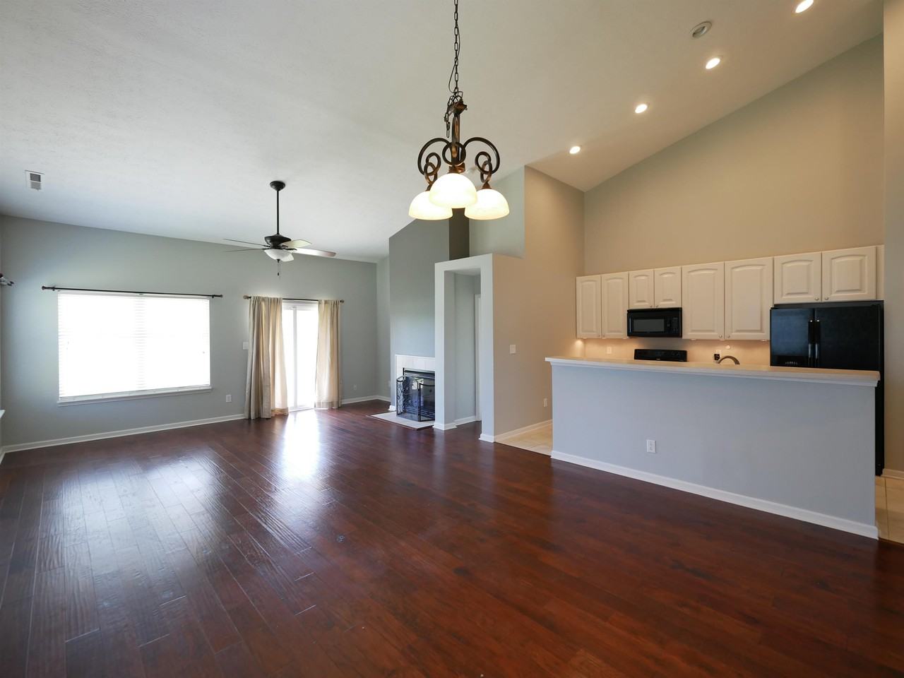 16841 Loch Cir #1 - Photo 4 of 24