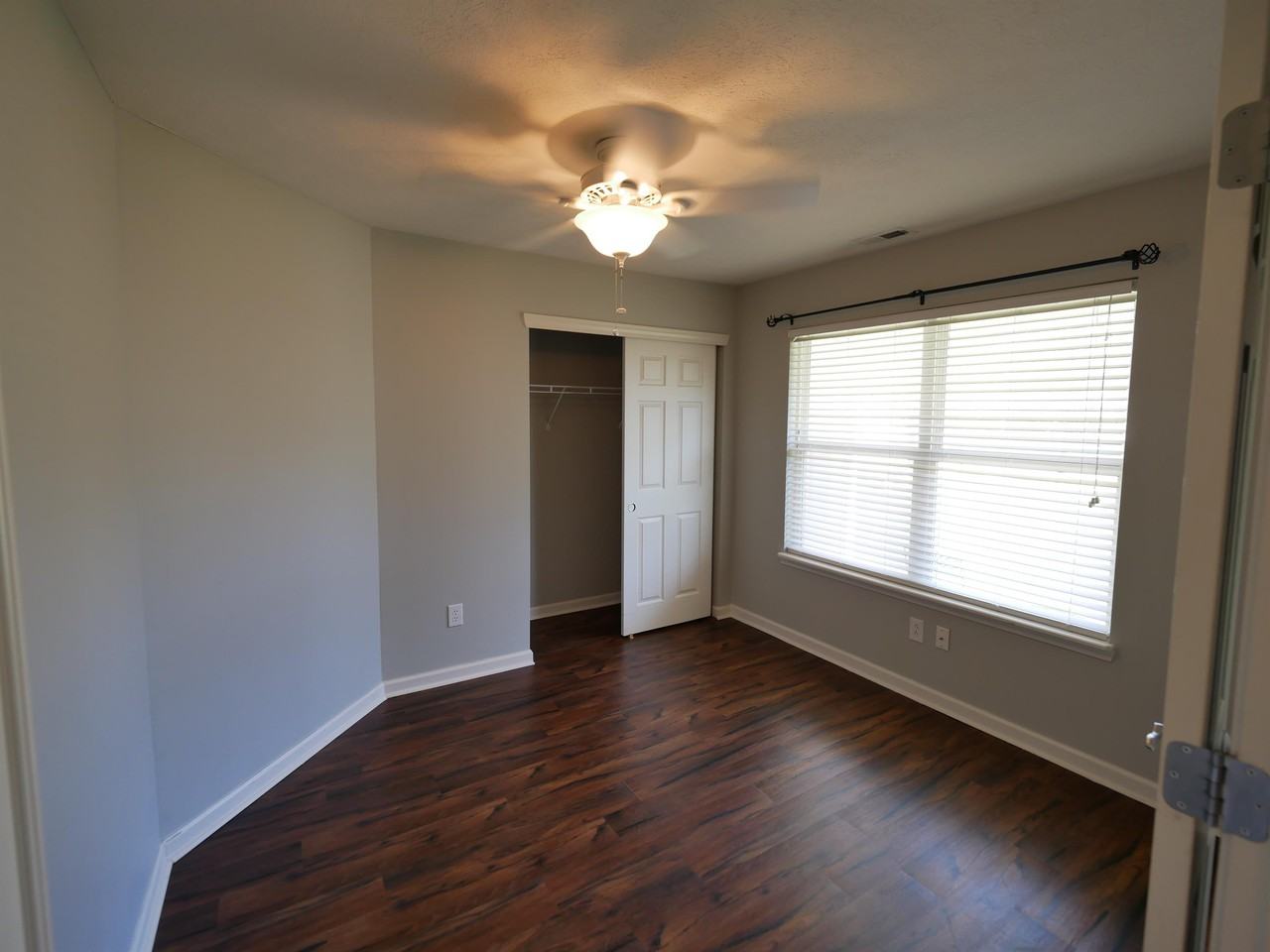 16841 Loch Cir #1 - Photo 6 of 24
