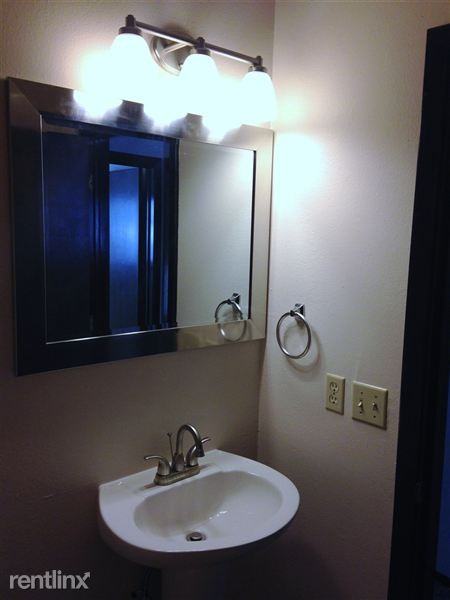 Dakota Drive Apartments - Photo 3 of 10