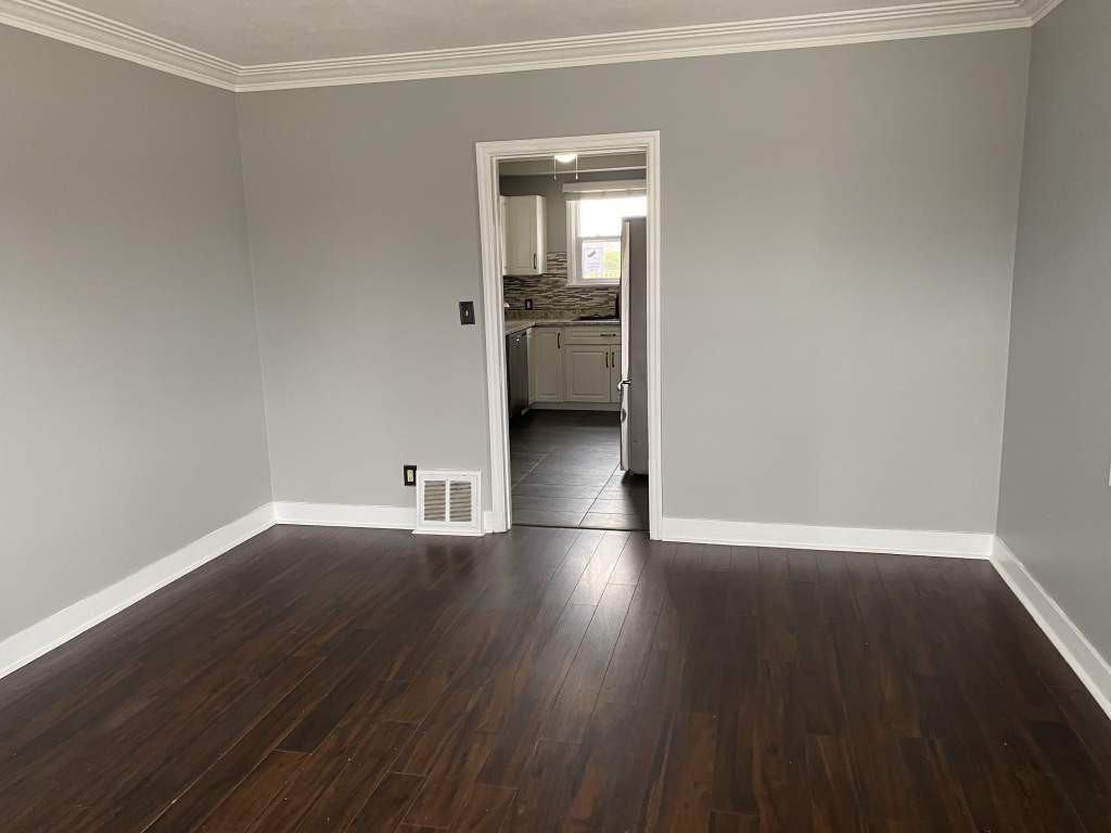 98 Street Apartments 98 St, St. Catharines, ON L2M 5G5