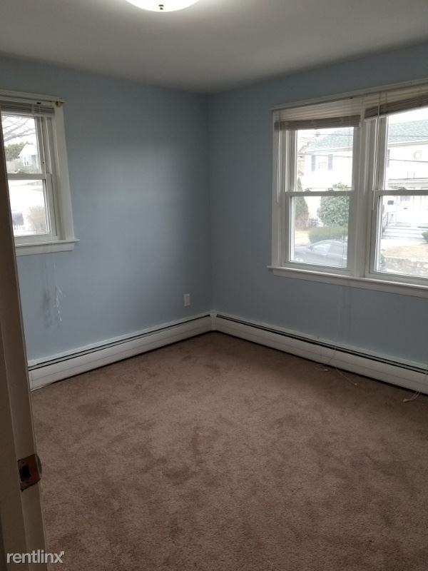 189 Bracken St - Photo 2 of 14