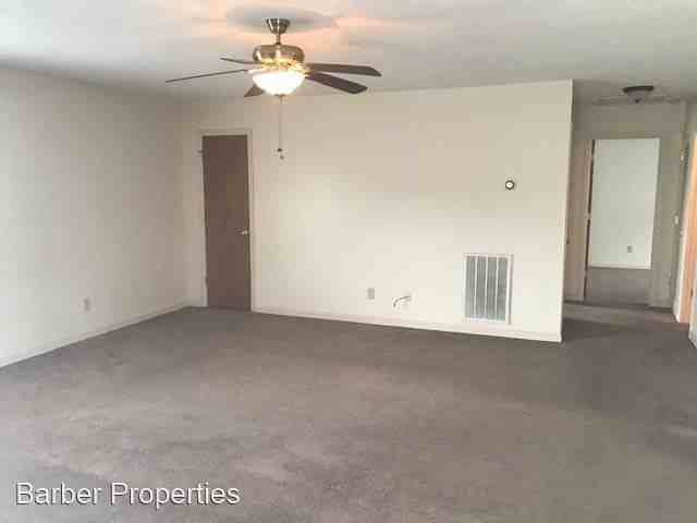 11 Carriage Lane - Photo 3 of 9